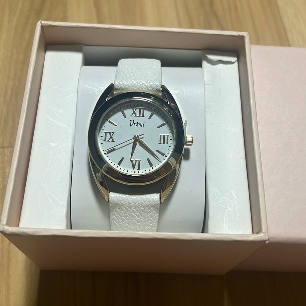 *NEW* Vivani Faux Gold Watch with Leather Style Wristband.